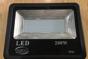 Đèn pha led sân bóng